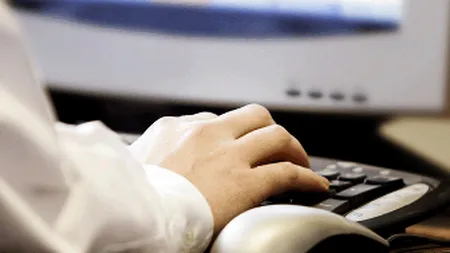 Online-ul, singurul canal media care creste in Romania, dar ajutat de Google si Facebook