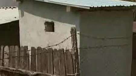 Adevarata Romanie traieste in Evul Mediu! Milioane de romani, la lumanare si cu WC-ul in curte