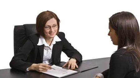 Aproape 80% dintre tineri ar pleca peste hotare pentru a castiga mai bine