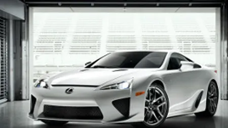 Toyota deschide un lant de magazine de lux sub marca Lexus