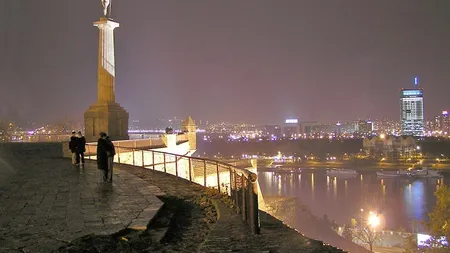 Cum spera Serbia sa iasa din criza: schimba Guvernul