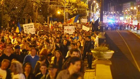 Peste 15.000 de oameni in strada la Bucuresti, in a 15-a zi de proteste fata de proiectul Rosia Montana