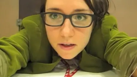 Corporatista demisionara in ritm de rap: 4 mil. afisari pe YouTube (Video)