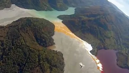 Cum arata din avion exploatarile din apropierea Rosiei Montane (Video)