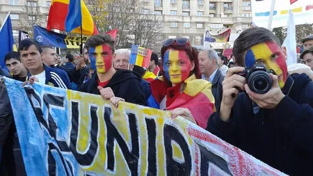 Mii de persoane participa in Capitala la un mars pentru unirea Basarabiei cu Romania