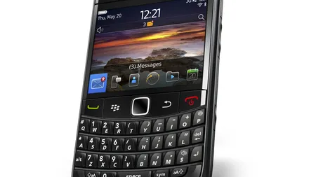 Un fost director al Apple ar putea prelua BlackBerry, impreuna cu mai multi parteneri