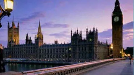 Cresterea economica a Marii Britanii s-a accelerat in trimestrul al treilea la 0,8%