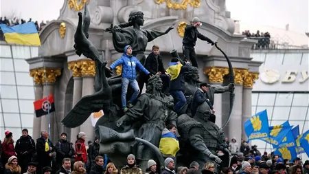 Peste 1.000 de persoane blocheaza accesul in sediul Guvernului ucrainean