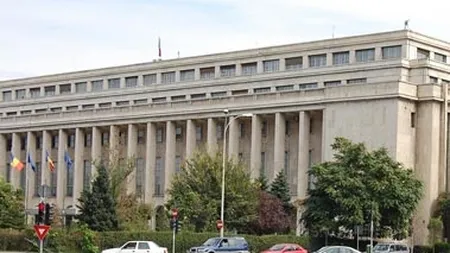 Miting de sute de persoane in Piata Victoriei: Ungureanu, Preda, Funeriu au strigat Jos Guvernul