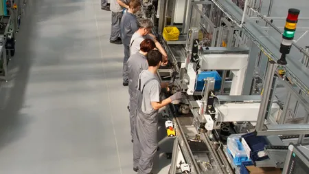 De ce mareste Mercedes-Benz programul de lucru in 2014