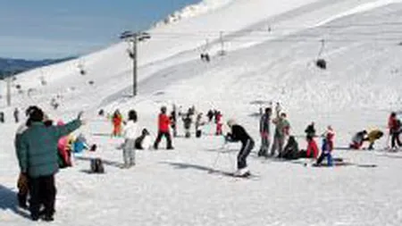 Zeci de mii de turisti sunt asteptati la munte. Cat costa cazarea