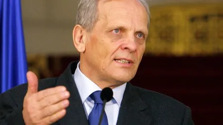 Stolojan: Voci din sectorul bancar nu au interes ca Romania sa intre in zona euro