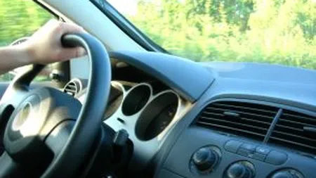 RCA: De ce tinerii din Romania platesc de 5 ori mai mult decat un adult sau decat un neamt si britanic