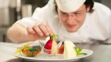 Cum ajung absolventii de facultate cofetari sau frizeri