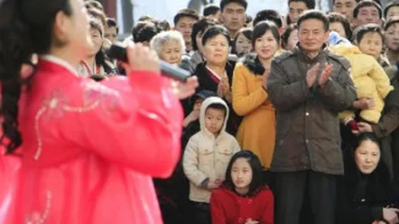 Alegeri in Coreea de Nord: Un singur candidat pe loc, spectacole in aer liber (Video)