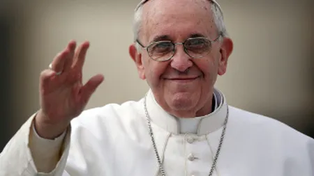 Papa Francisc a decis sa nu inchida Banca Vaticanului, afectata de scandaluri financiare