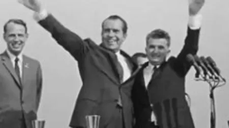 66% dintre romanii l-ar vota acum pe Ceausescu la prezidentiale