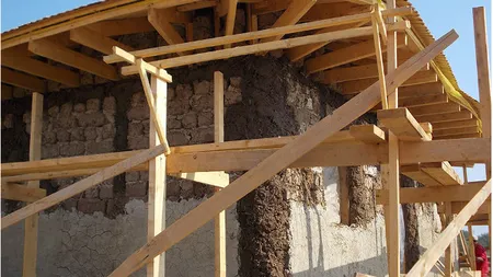 Alternativa la caramida: Casele de chirpici, intre moda, nostalgie si avantaje reale (Foto)