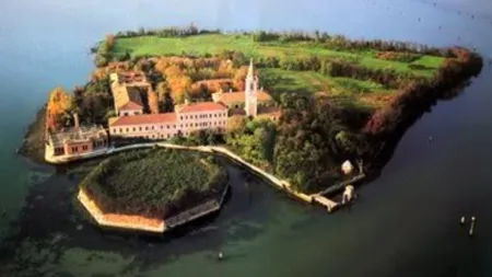 Italia scoate la licitatie cea mai bantuita insula din lume (Video)