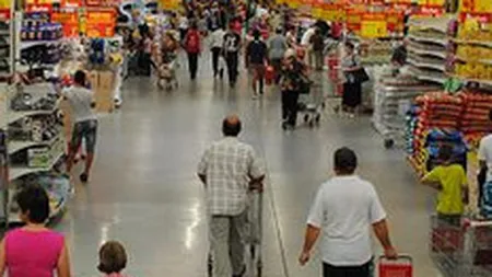Ce program au magazinele duminica si luni