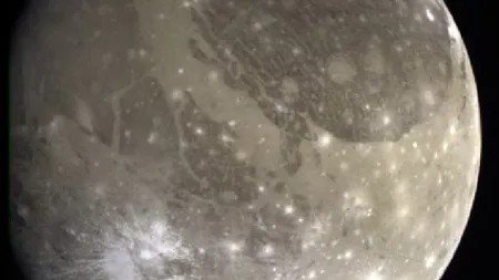 Satelitul planetei Jupiter ar putea avea straturi suprapuse de gheata si oceane