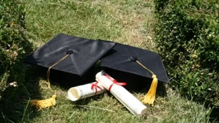 Scoala din Romania unde esti platit sa inveti si care-ti asigura un job la o companie straina dupa absolvire