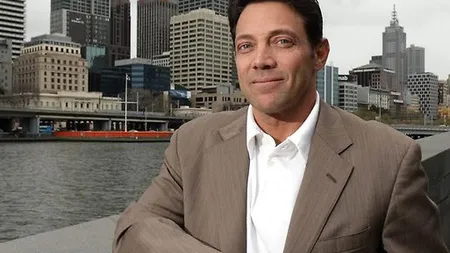 10 romani au platit cate 1.000 euro pentru a putea lua masa cu Lupul de pe Wall Street