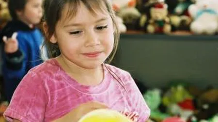 Oameni care traiesc cu 1 dolar pe zi: Portretul unei fetite din Romania