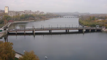 Mii de locuitori din Donetk parasesc orasul de teama unui atac