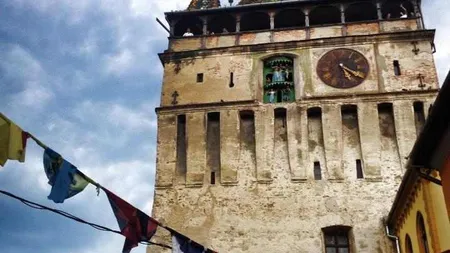 Festivalul de la Sighisoara: Peste 350 de cavaleri, domnite si trubaduri au participat la parada