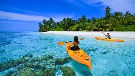 Vara sanie si iarna car: Cati bani aloca romanii pentru un Revelion in Maldive