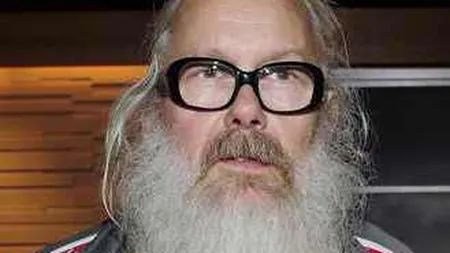 Povestea milionarului german excentric care locuia cu chirie si-si impartea banii cu angajatii