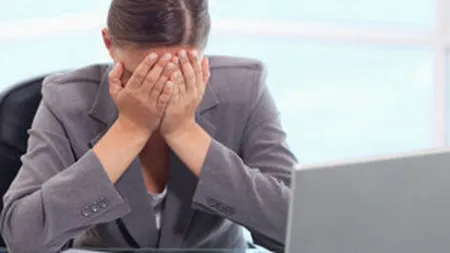 Cum iti distrugi armonia la birou fara sa iti dai seama: 6 obiceiuri toxice