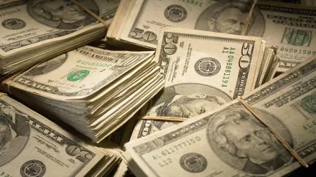 Miliardarii lumii pastreaza munti de bani in numerar, de teama riscurilor de pe piata financiara