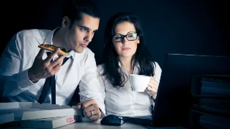 10 moduri prin care munca de birou iti distruge corpul si mintea