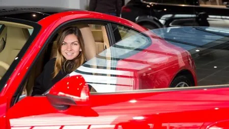 Porsche i-a daruit un Carrera 4 Coupe Simonei Halep
