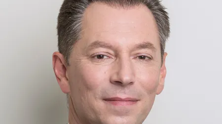 Ce spune seful Telekom Romania despre dezvaluirea ca este gay a CEO-ului Apple