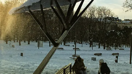 Primul oras din Romania unde iti poti incarca telefonul la panou solar