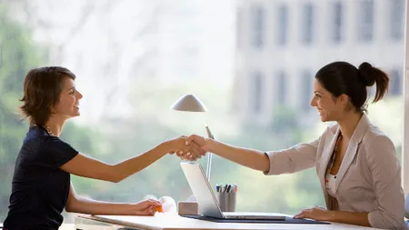 5 moduri de a-i impresiona pe ceilalti la un nou loc de munca