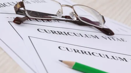 Greseala pe care multi dintre noi o facem: Detaliul minor ce poate ingropa un CV