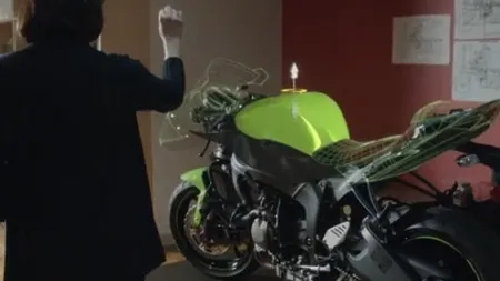 Microsoft aduce hologramele la viata cu HoloLens (Video)