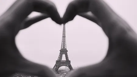 Cati romani merg in minivacante de Valentine's Day si cati bani vor cheltui