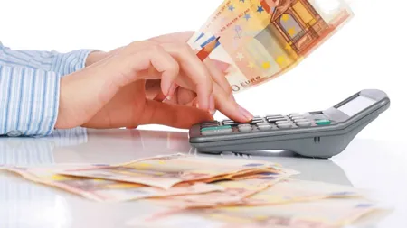 Cursul a urcat la 4,4551 lei/euro, maximul ultimelor cinci saptamani