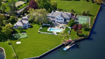 Cum arata prima casa de bogatas a lui Donald Trump, scoasa la vanzare pentru 54 milioane $ (Galerie Foto)