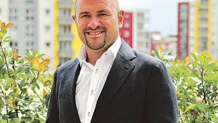 Un sas plecat din Romania timp de 20 de ani s-a intors in tara si a vandut 2.100 de locuinte in plina criza