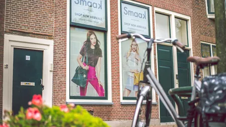 Culmea publicitatii: Sa iti inchiriezi ferestrele casei pentru reclame (Foto)