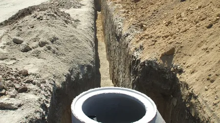 Amenzi de pana la 4.000 lei pentru cei care nu se racordeaza la reteaua de canalizare