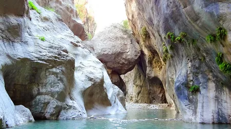 Top destinații de vacanță în Turcia: De ce merg romanii in Antalya, Bodrum si Kusadasi