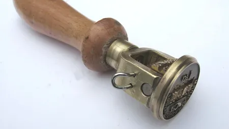 Compania de curierat din Romania care elimină obligativitatea ștampilei în relația cu clienții