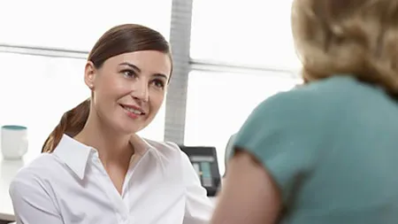 4 tipuri de cuvinte care iti distrug credibilitatea fara sa iti dai seama